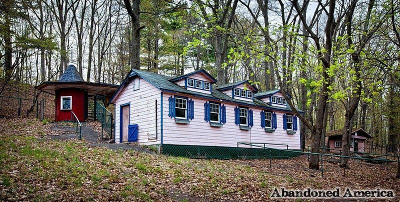 Catskills Game Farm-Matthew Christopher-Abandoned America-NYC-012