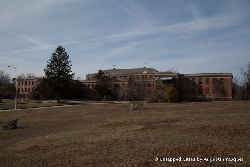 Kings Park Psychiatric Center Hospital-Abandoned-Nissoquogue State Park-Long Island-NYC_1