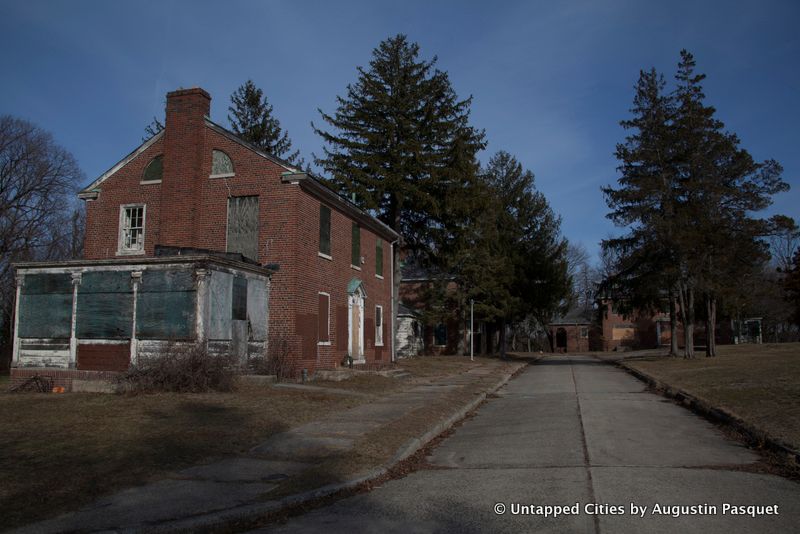 Kings Park Psychiatric Center Hospital-Abandoned-Nissoquogue State Park-Long Island-NYC_13