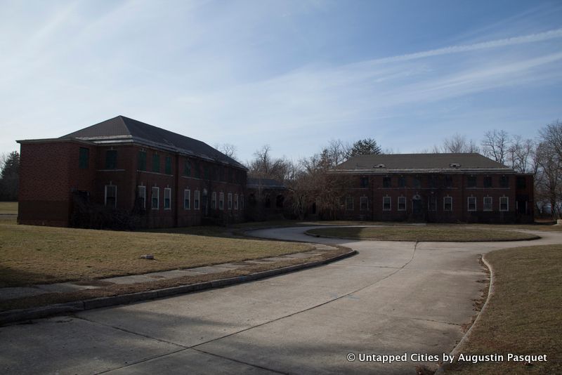 Kings Park Psychiatric Center Hospital-Abandoned-Nissoquogue State Park-Long Island-NYC_17