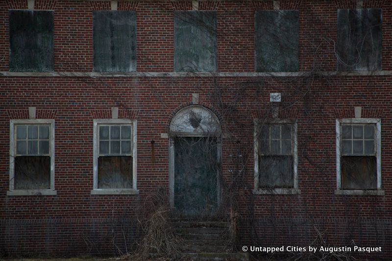 Kings Park Psychiatric Center Hospital-Abandoned-Nissoquogue State Park-Long Island-NYC_19