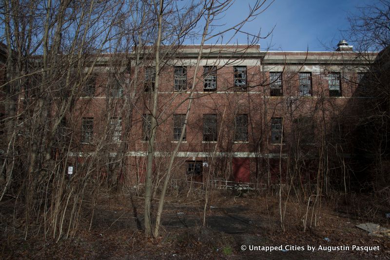 Kings Park Psychiatric Center Hospital-Abandoned-Nissoquogue State Park-Long Island-NYC_28