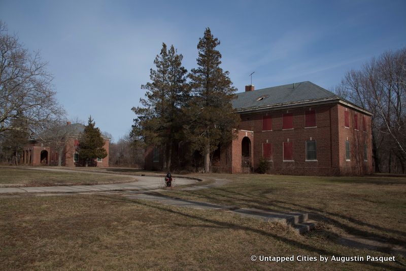 Kings Park Psychiatric Center Hospital-Abandoned-Nissoquogue State Park-Long Island-NYC_5