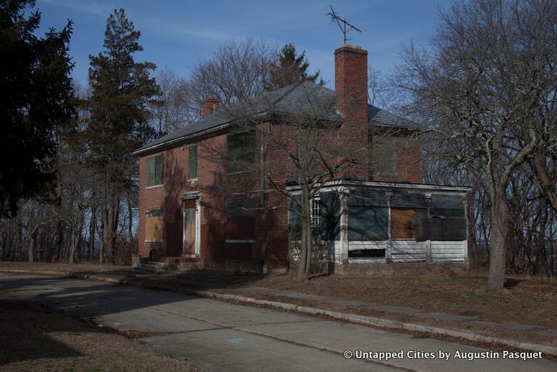 Kings Park Psychiatric Center Hospital-Abandoned-Nissoquogue State Park-Long Island-NYC_9