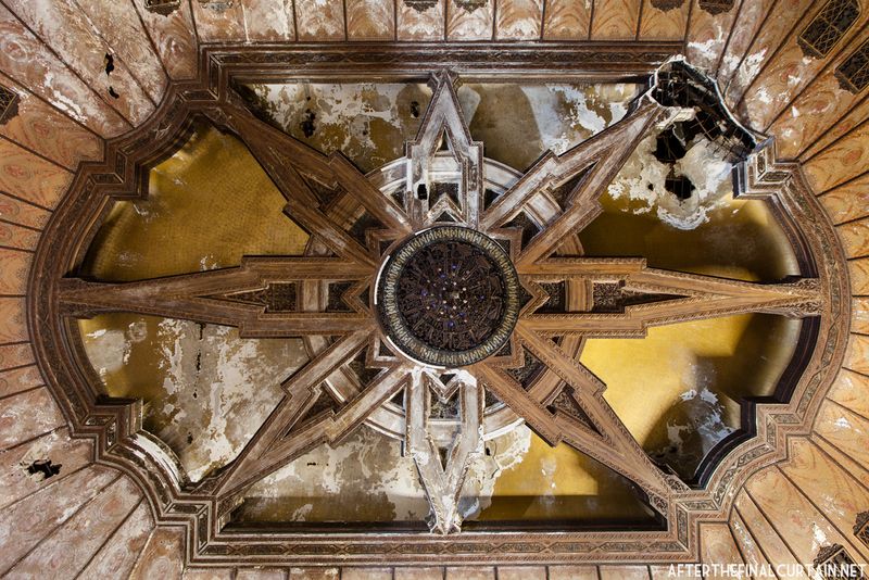 ceiling-loews canal theatre-canal street-nyc-untapped cities