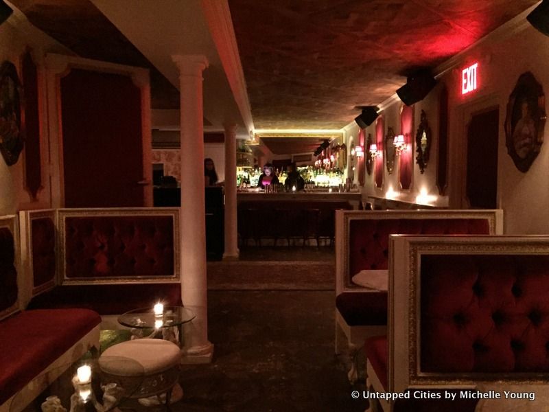 Le Boudoir, a hidden bar in Brooklyn