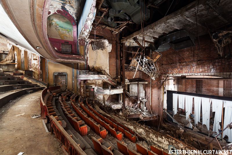 side mezzanine-proctor palace theatre-newark-new jersey-untapped cities