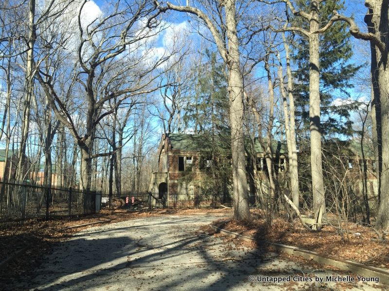 Abandoned Sea View Hospital-Buildings-Staten Island-NYC-026