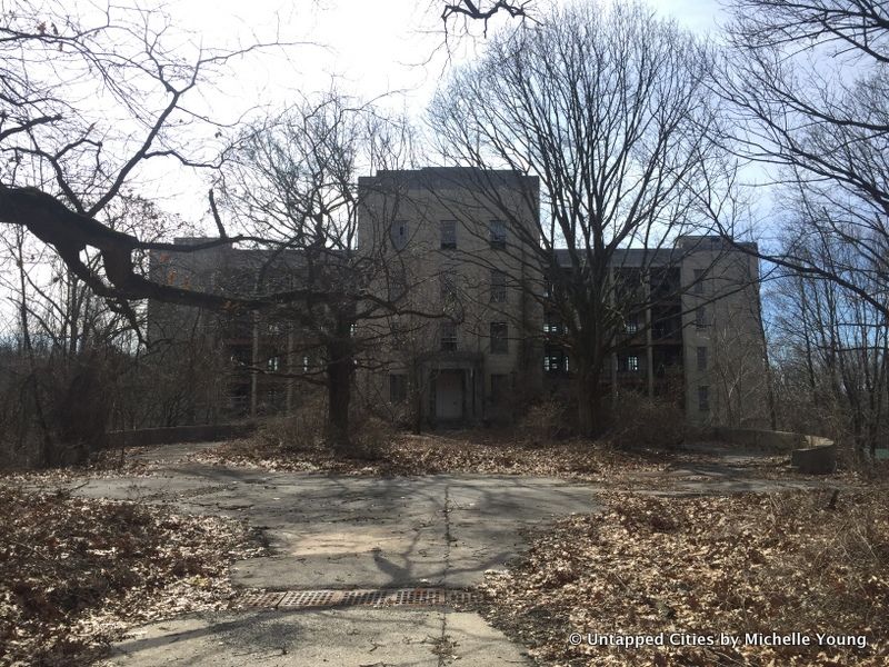 Abandoned Sea View Hospital-Buildings-Staten Island-NYC-030