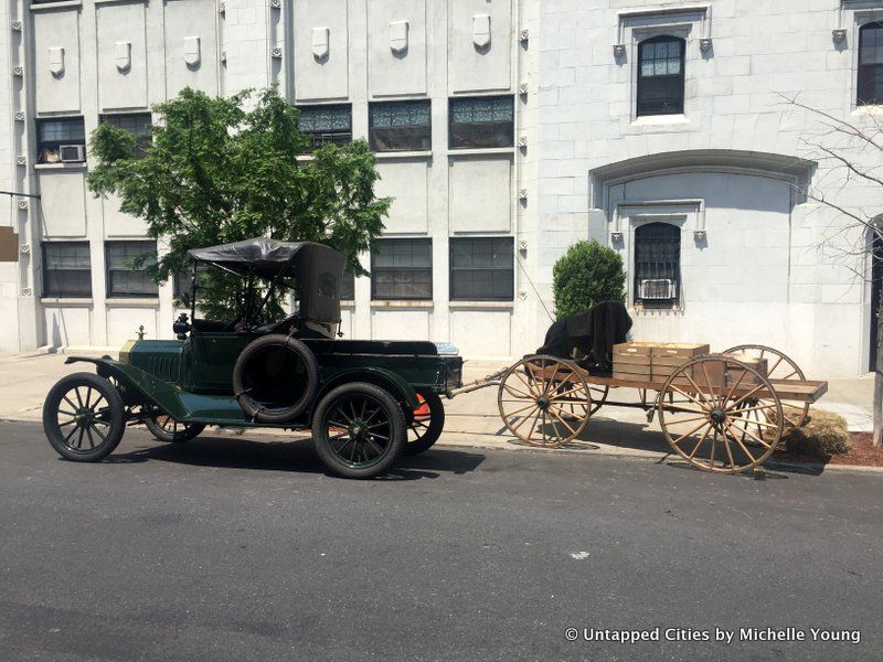 Wonderstruck Film Set-Location-Crown Heights-Brooklyn-Julianne Moore-Michelle Williams-NYC-002