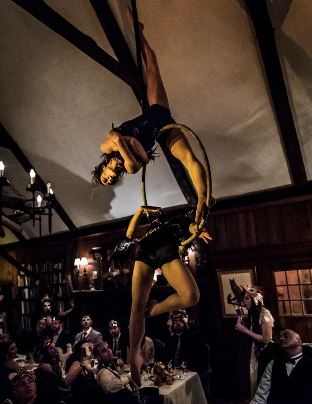 illuminati_ball-aerialists-dinner-nyc-untapped_cities