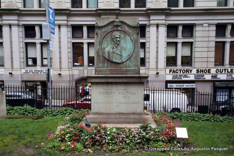 trinity-church-cemetery-alexander-hamilton-robert-fulton-grave-nyc