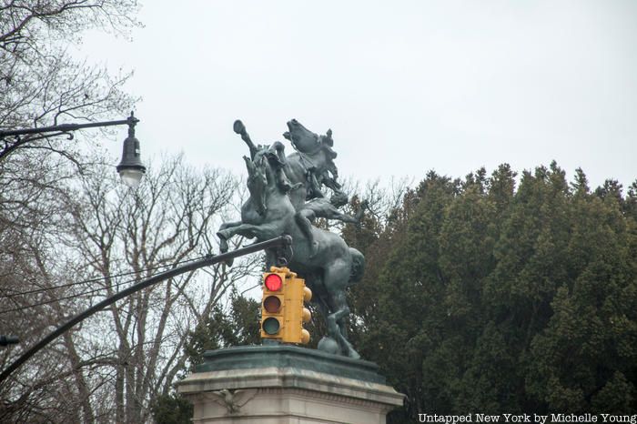 Horse Tamers sculpture