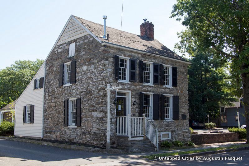 kingston-hudson-valley-stockade-historic-district-dutch-stone-house-10