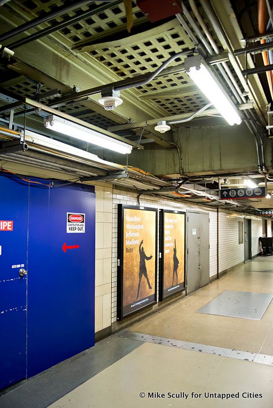 penn-station-remnant-floors-mta-long-island-railroad-lirr-nj-transit-amtrak-floors-tiles-nyc