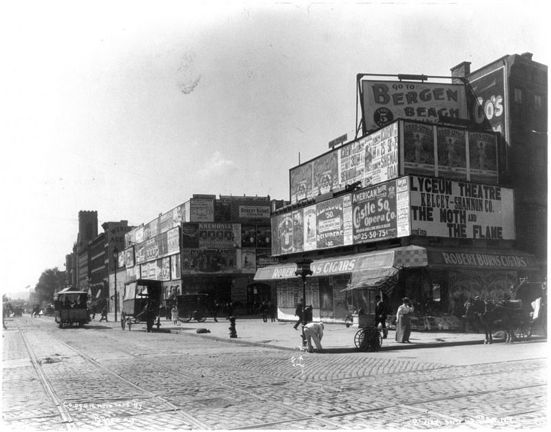 times-square-1898-long-acre-square-vintage-photograph-library-of-congress-nyc-001