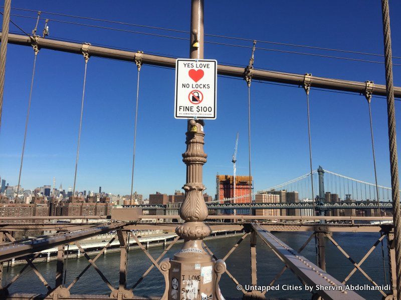 no-locks-yes-lox-fine-100-brooklyn-bridge-love-locks-nyc-002