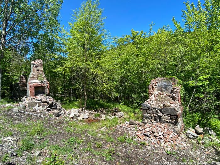 Abandoned houses in Tahawus