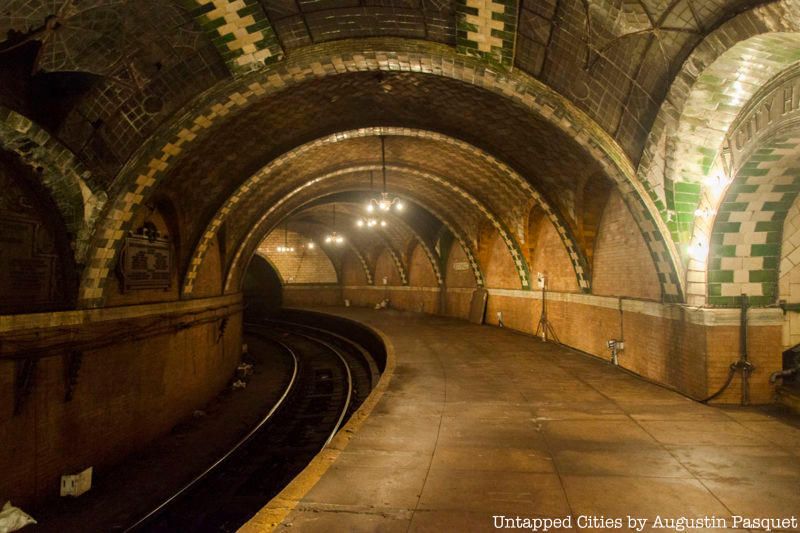 Old City Hall Subway Station