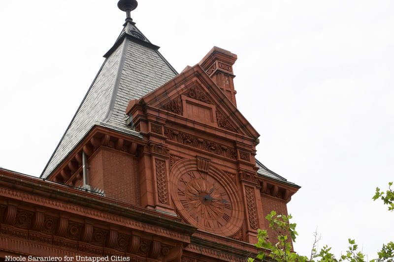 Clock on the facade of the Center for Brooklyn History