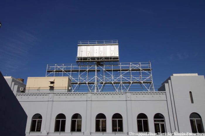 Brooklyn WELCOME sign under construction