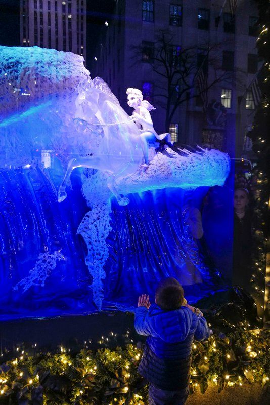 Saks Fifth Avenue 2019 NYC Holiday Windows with Frozen 2 theme