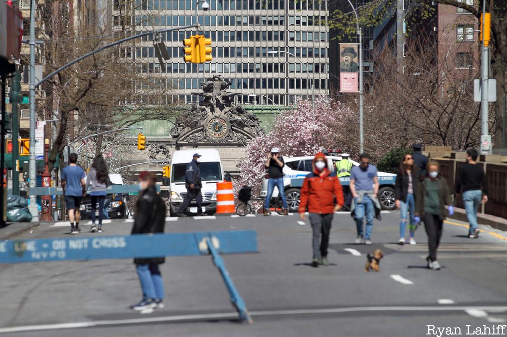 Pedestrians on car-free Park Avenue