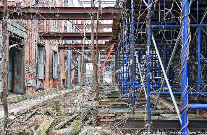 Smallpox hospital scaffolding inside