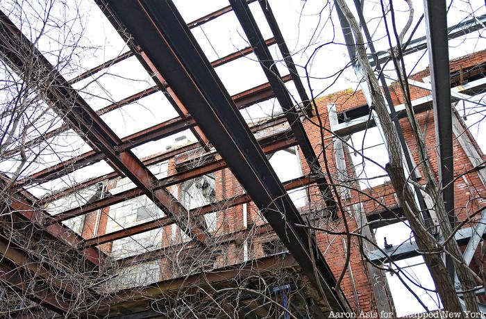 Scaffolding from below in smallpox hospital