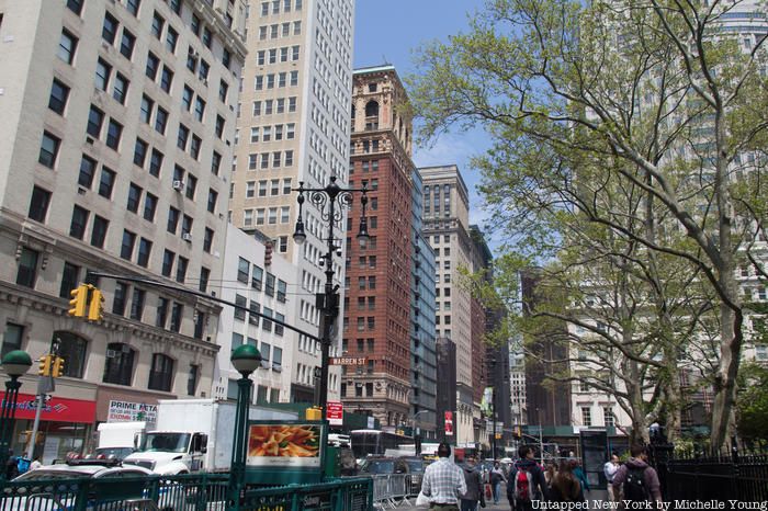 Broadway and Warren Street today