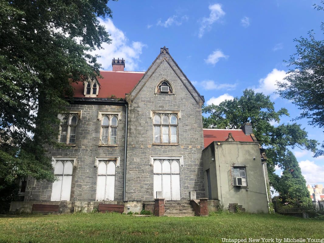 Sunnyslope Mansion along Lafayette Avenue