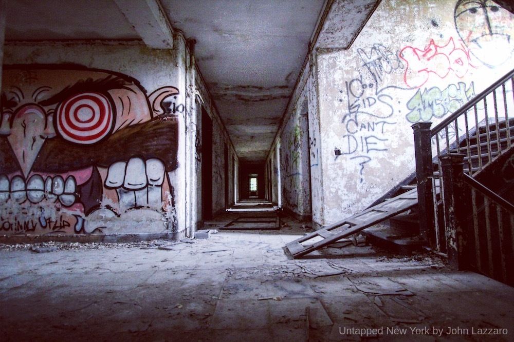 Hallway of Building 90 (business offices/nursing school)