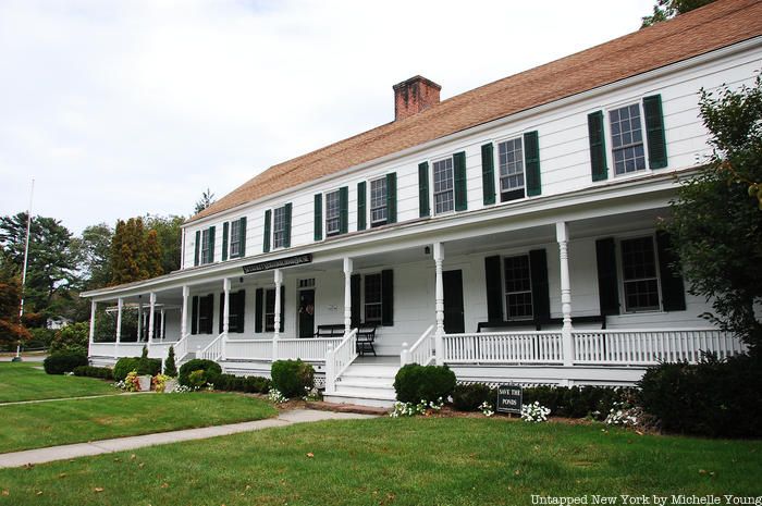 Neighborhood House in Setauket