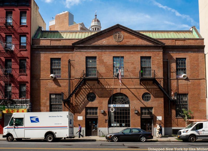 Knickerbocker Post Office at 128 E. Broadway