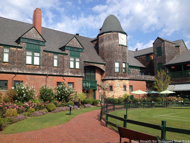 Tennis court and building at Tennis Hall of Fame, a former U.S. Open Tennis Tournament location