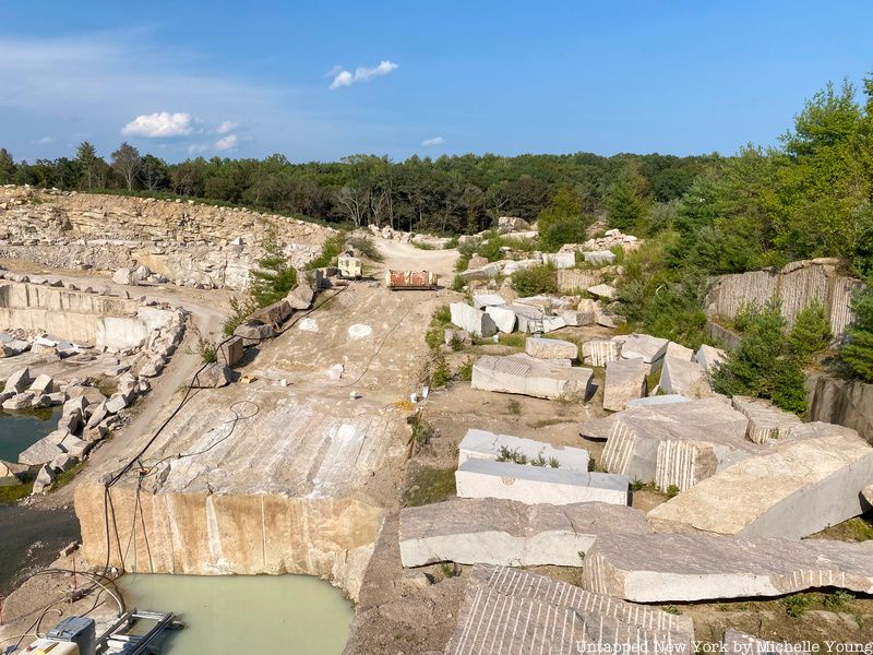 Large slabs at Stony Creek Quarry