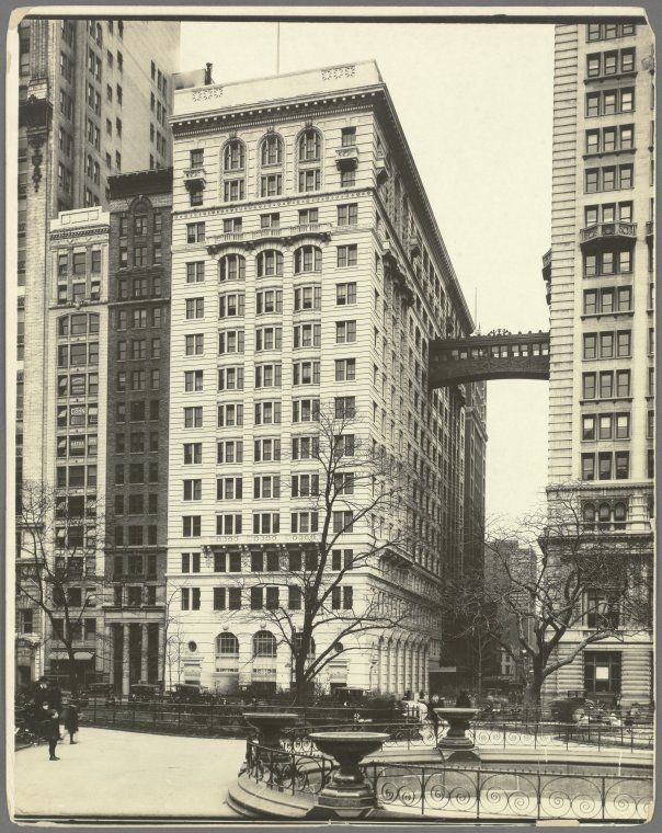 MetLife Building now demolished with sky bridge