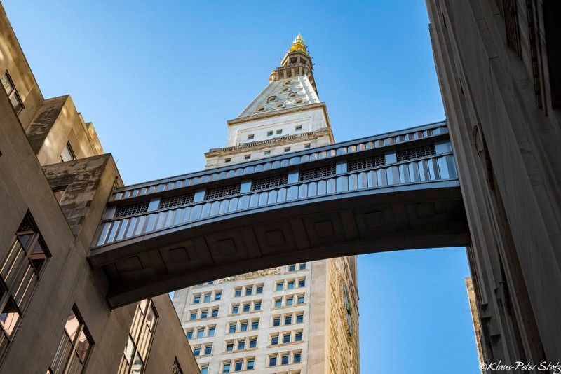 MetLife skybridge from below