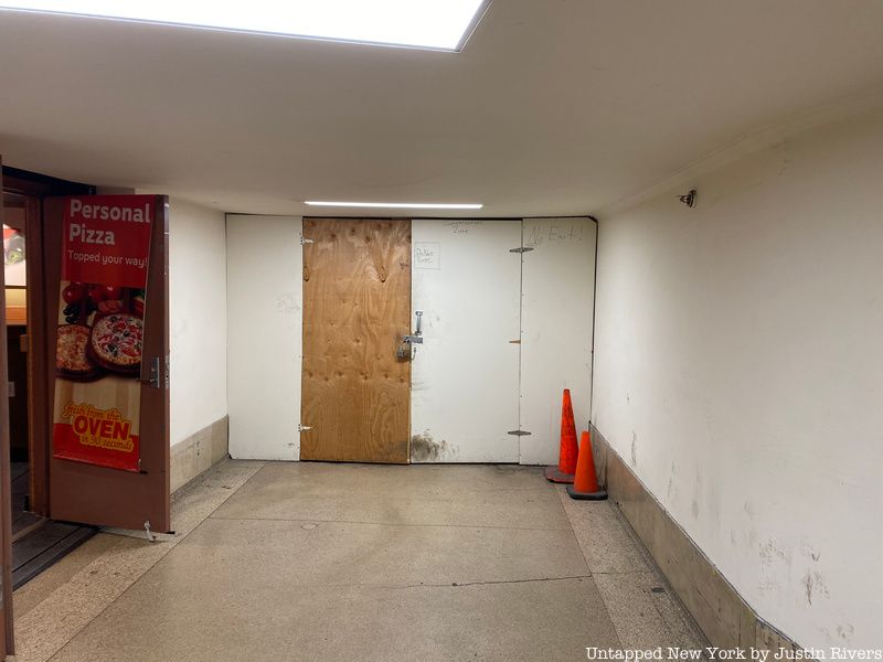 Roosevelt Hotel Passageway entrance closeup