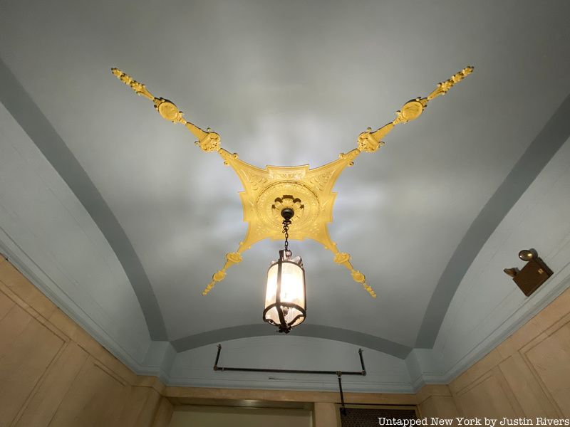 Moulding of lamp in Vanderbilt Concourse passageway