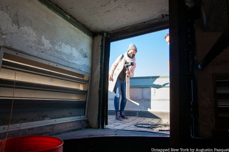 Roof hatch onto top of arch