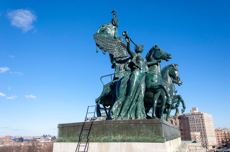 Columbia and Victory atop Soldiers' and Sailors' Memorial Arch