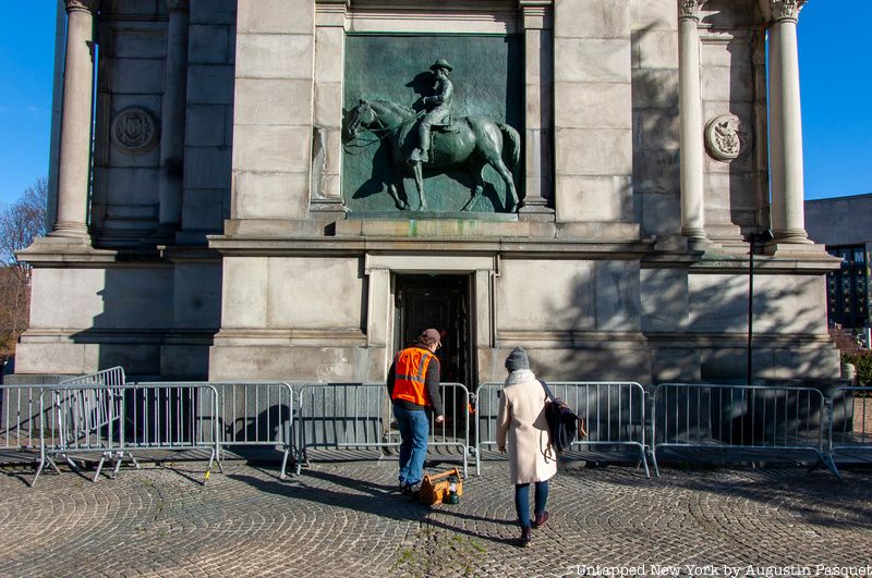 Alden Maddry and Michelle Young entering the Soldier' and Sailors' Memorial Arch