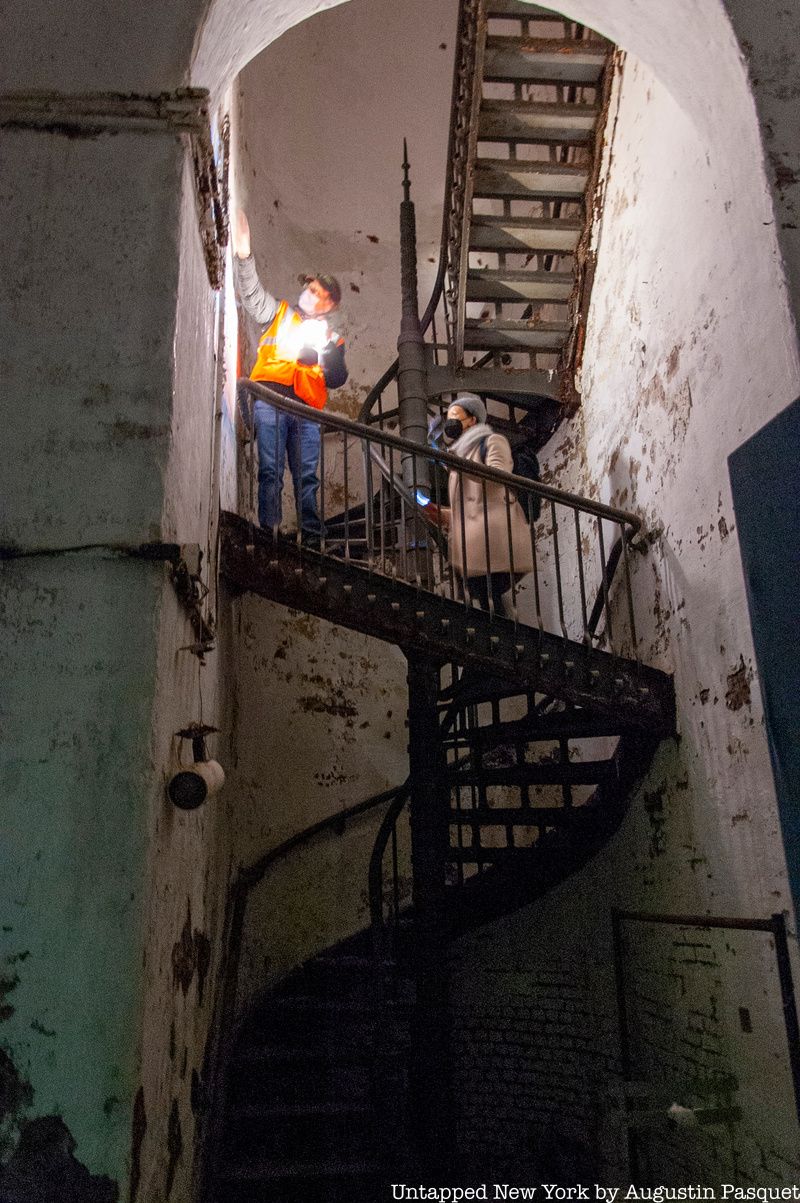 Spiral staircase inside Soldiers' and Sailors' Memorial Arch