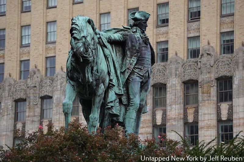 George Washington sculpture in Washington Park