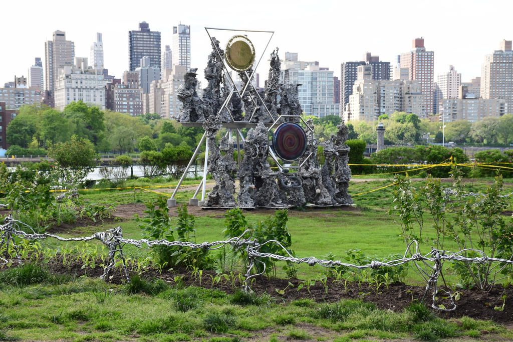 Planeta Abuelx, Disease Throwers, Guadalupe Maravilla, Socrates Sculpture Park Image by Sara Morgan.