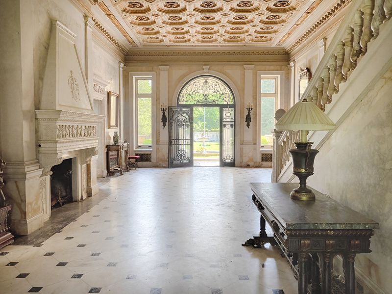 Winfield Manor interior