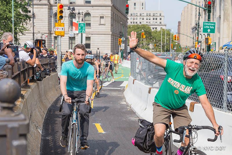 Protected bike lane in Manhattan to Brooklyn Bridge