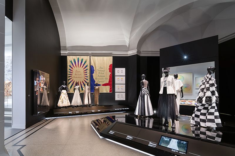 Christian Dior Designer of Dreams exhibition