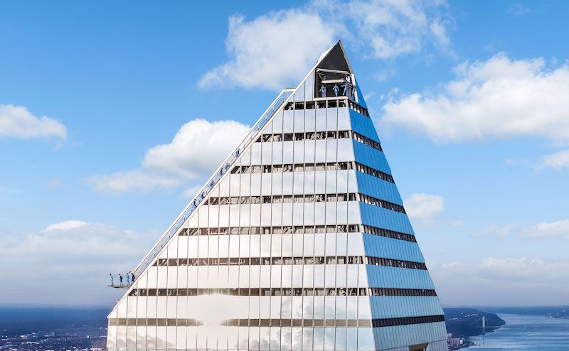 City Climb climbers on the tip of 30 Hudson Yards